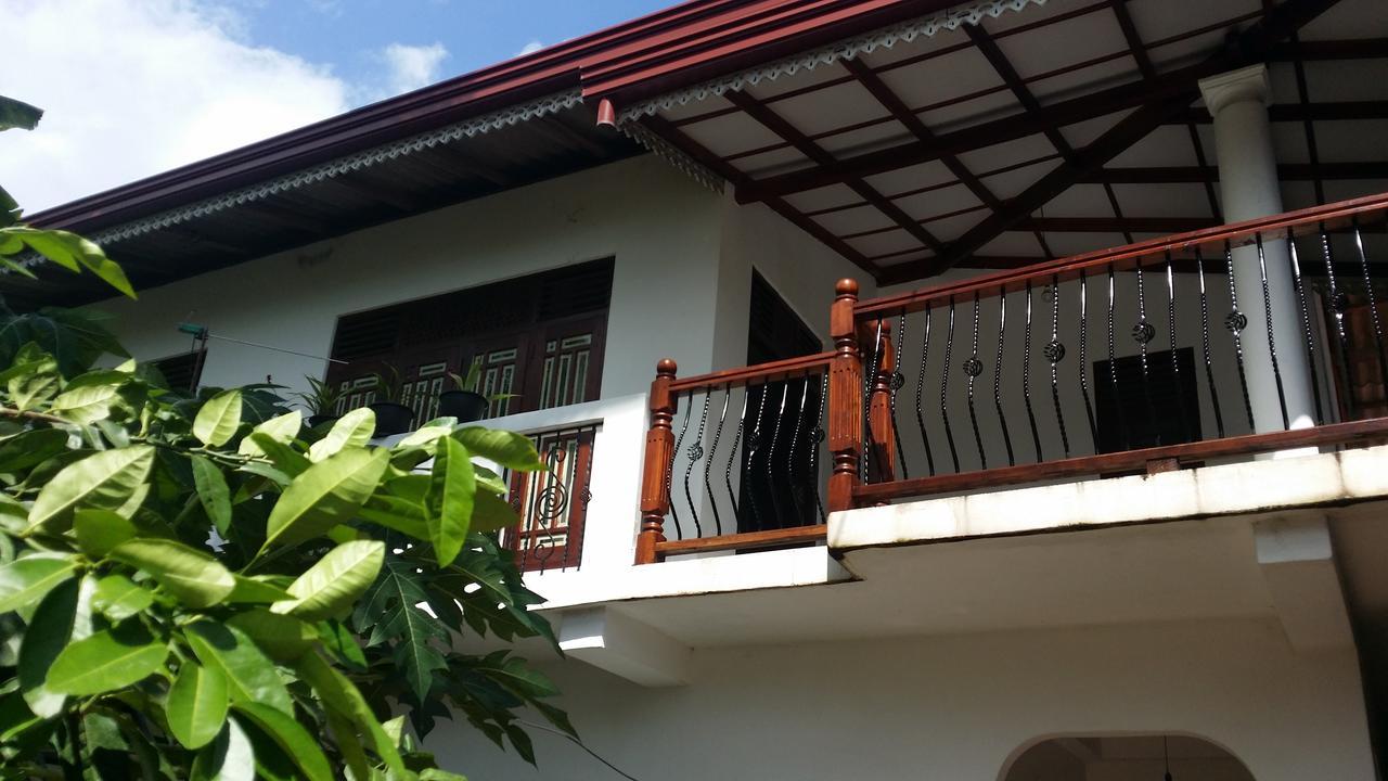 Dumi House Apartamento Weligama Exterior foto